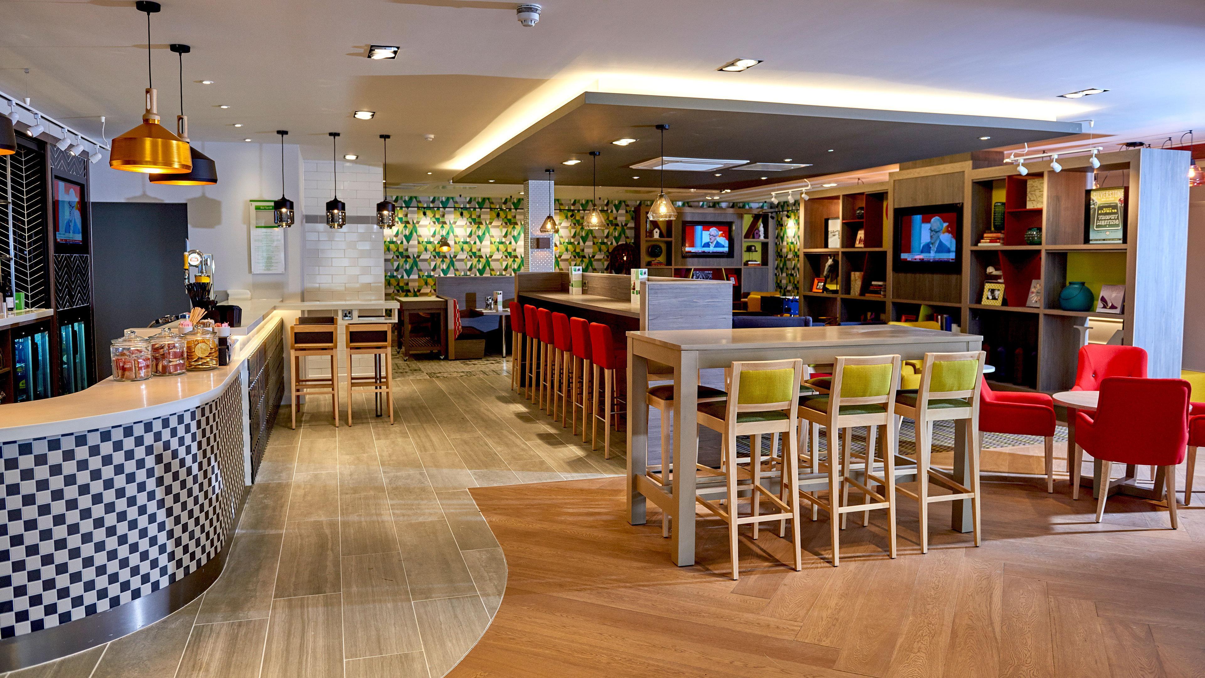 Flore Holiday Inn Northampton West M1 Junc 16, An Ihg Hotel מראה חיצוני תמונה