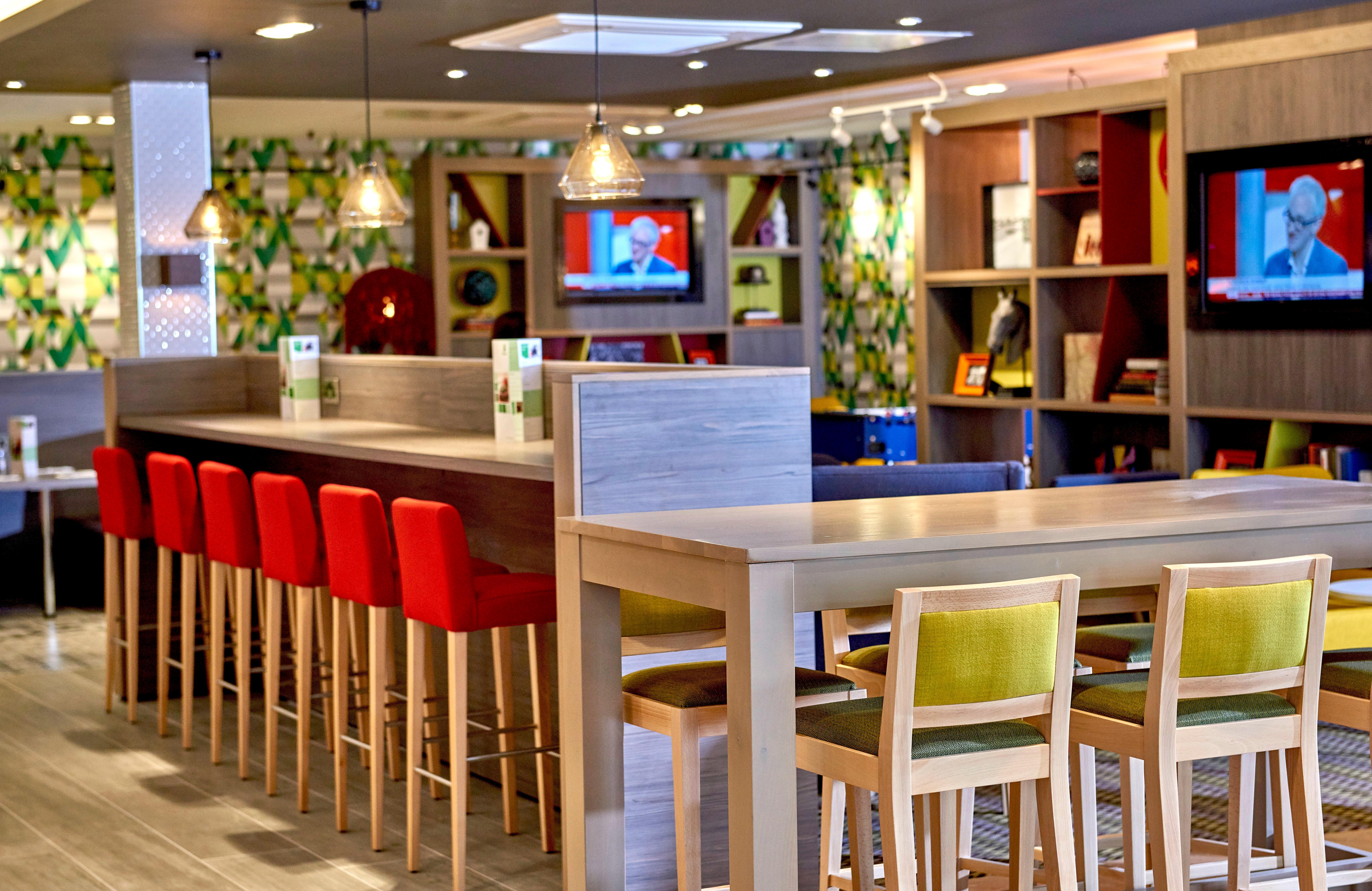Flore Holiday Inn Northampton West M1 Junc 16, An Ihg Hotel מראה חיצוני תמונה